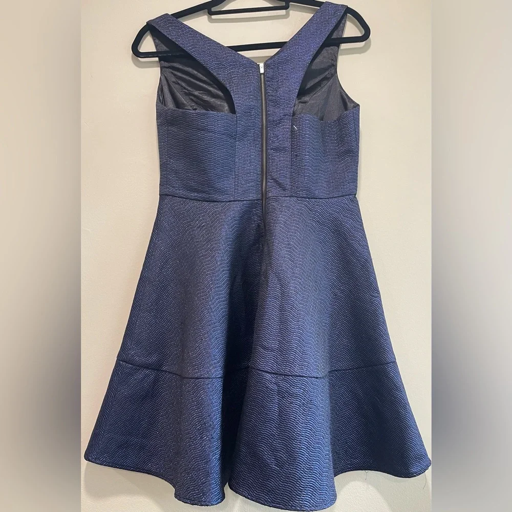 New Express Navy Blue Metallic Jacquard Fit & Flare Zip Back Dress Sz 8 - Picture 5 of 5